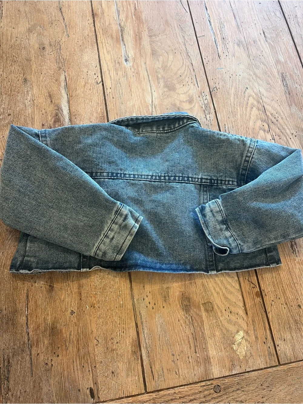 Cropped Kids Denim Jacket 4T Light Blue Snap Bottons front pockets Stylish kids